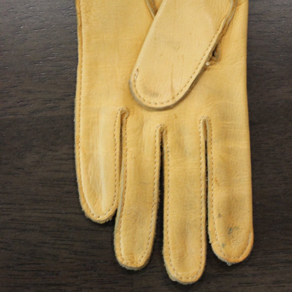 TAN VINTAGE LEATHER(?) GLOVES - Picture 5 of 7